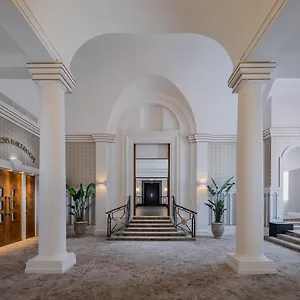 **** Hotel The Queens United Kingdom